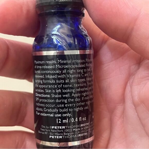 New and Sealed Peter Thomas Roth Retinol Fusion PM Serum Ornament - Picture 3 of 3